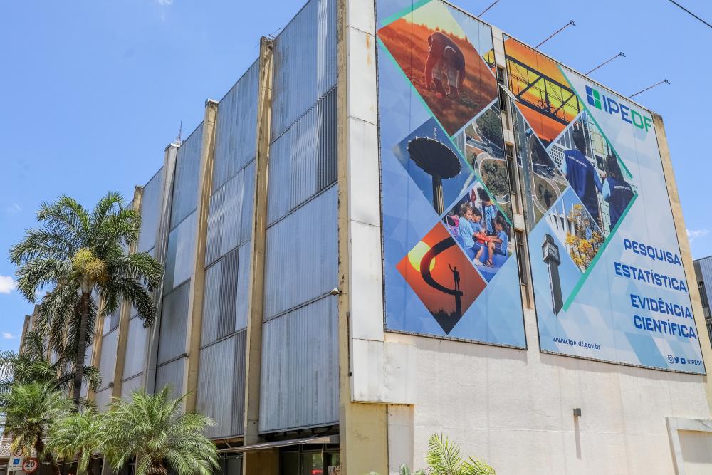 O documento, que já está em vigor, tem por objetivo estabelecer mecanismos de cooperação entre a Câmara e o IPEDF, a fim de promover a colaboração para a execução de ações conjuntas com vistas à disseminação de informações ao aprimoramento de processos de trabalho | Foto: Divulgação/IPEDF
Acordo entre IPEDF e Câmara dos Deputados vai permitir publicações conjuntas