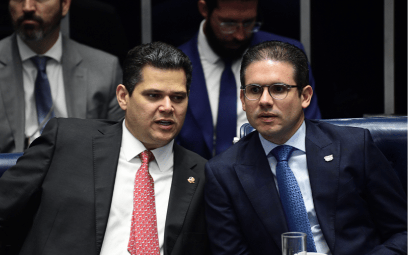 Os presidentes do Senado, Davi Alcolumbre, e da Câmara dos Deputados, Hugo Motta Foto: (Saulo Cruz / Agência Senado)
Alcolumbre e Motta reagem e citam reciprocidade econômica contra taxação de Trump