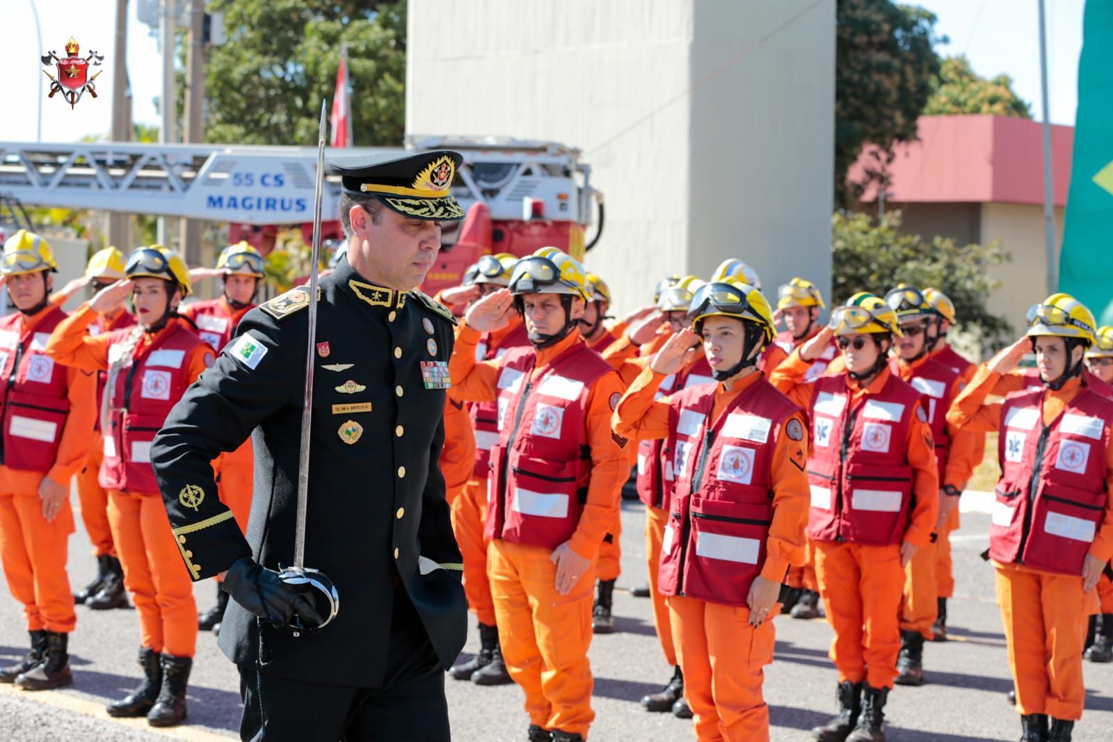 A cerimônia de formalização da passagem de comando da corporação, na Academia de Bombeiro Militar (ABMIL) | Foto: Divulgação/CBDF
Bombeiros fazem cerimônia de formalização da passagem de comando da corporação