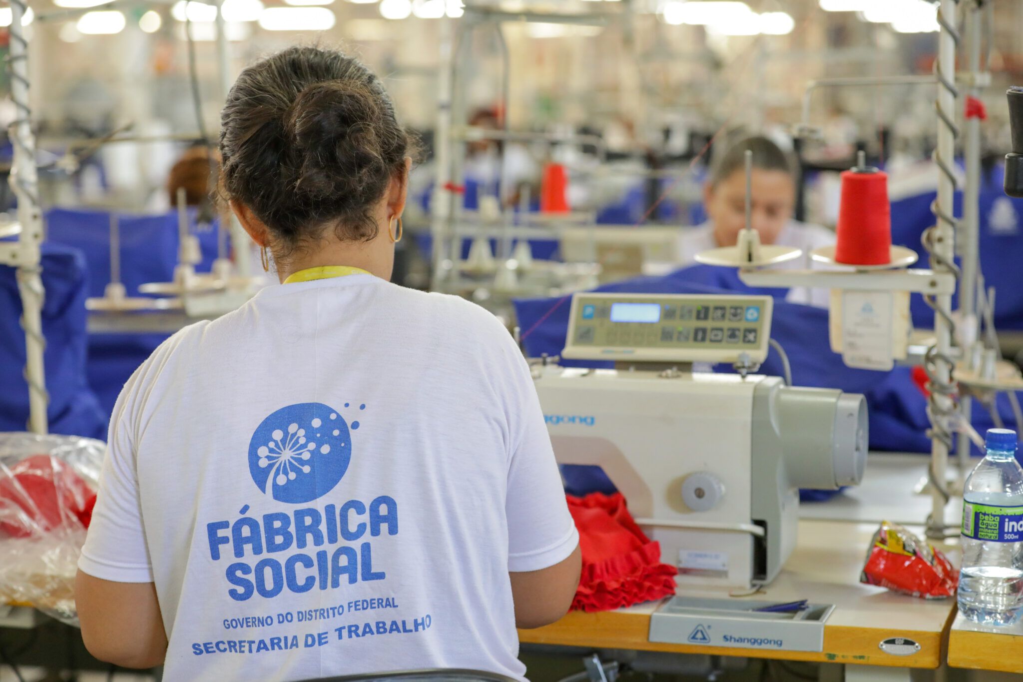Curso gratuito de corte e costura da Fábrica Social abre mil vagas