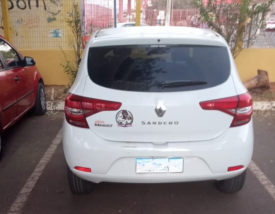 Mulher sem habilitação é flagrada dirigindo após prova teórica no Detran de Taguatinga