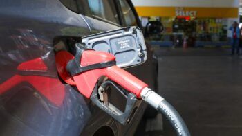 preco-da-gasolina-cai-apos-fis