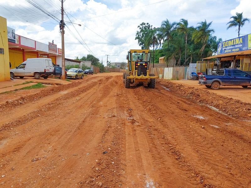 A ação vai trazer mais segurança, qualidade no fornecimento e cidadania para as mais de 1,8 mil famílias beneficiadas pela nova rede elétrica construída pelo Governo do Distrito Federal (GDF) | Foto: Divulgação/Novacap
Rede clandestina de energia no Assentamento 26 de Setembro começa a ser desativada nesta terça-feira (22)