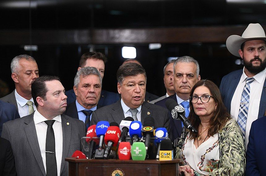 O presidente da comissão, senador Carlos Viana, e deputados em entrevista na quarta-feira Foto: (Marcos Oliveira/Agência Senado)
CPMI do INSS começa na terça com votação de requerimentos