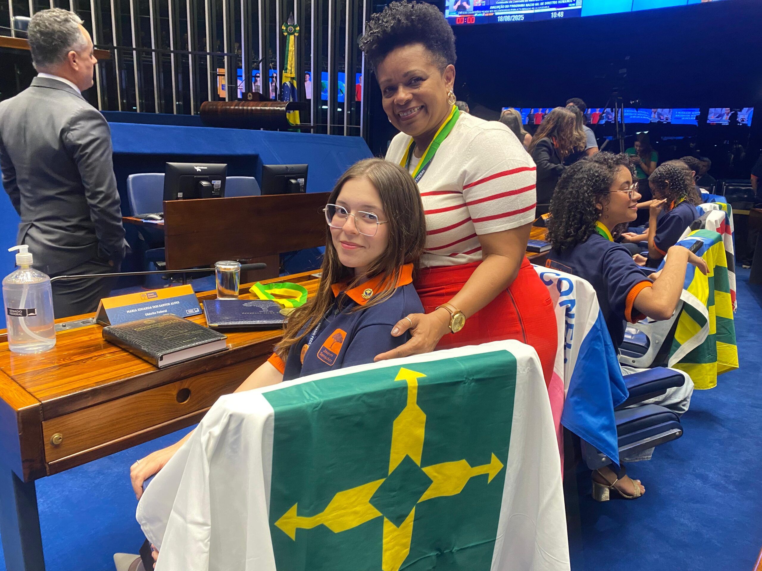 Aluna de escola pública de Ceilândia representa o DF em experiência parlamentar no Senado