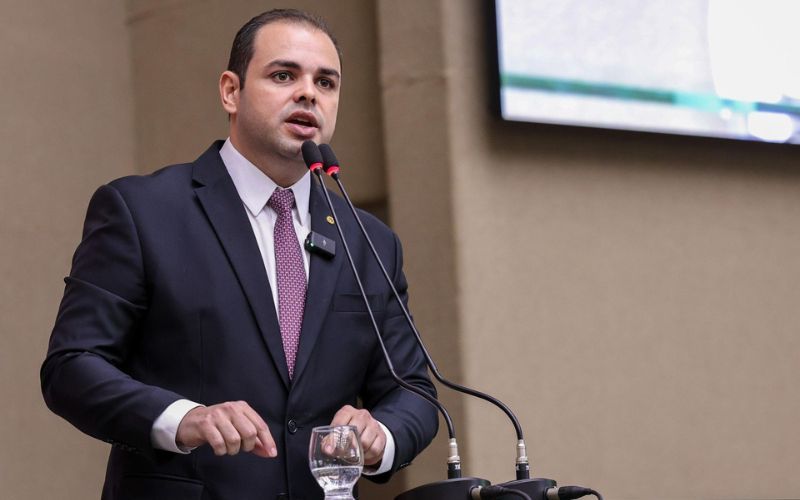 Roberto Cidade atrasa cronograma do concurso da ALEAM e empurra nomeações para 2026