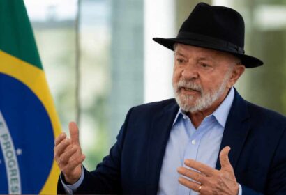 lula-adia-aval-a-embaixador-do