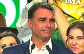 Flávio Bolsonaro usou jatinho ligado a Vorcaro em 2025, diz revista