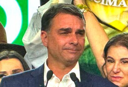 Flávio Bolsonaro usou jatinho ligado a Vorcaro em 2025, diz revista