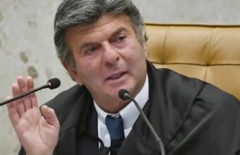 Fux suspende decisão de Dino sobre posts de Nossa Senhora Aparecida