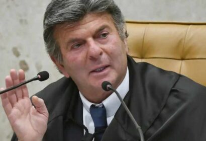 Fux suspende decisão de Dino sobre posts de Nossa Senhora Aparecida