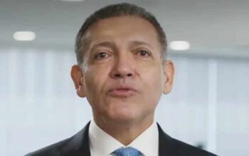 Às vésperas da eleição, presidente do TSE faz apelo contra desinformação
