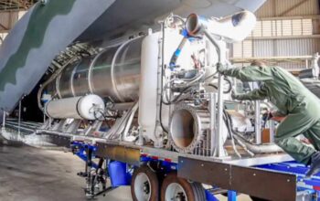 Aviões KC-390 da FAB iniciam combate a incêndios no Amazonas