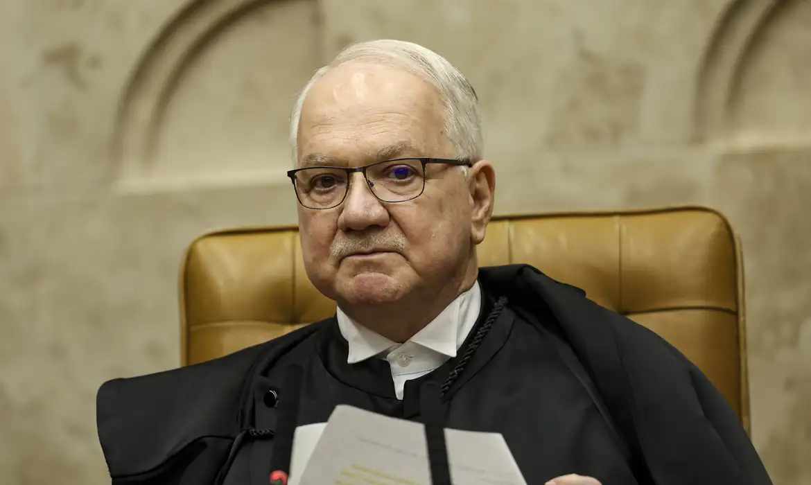 Fachin devolve caso do INSS a Mendonça e mantém relatoria do Master
