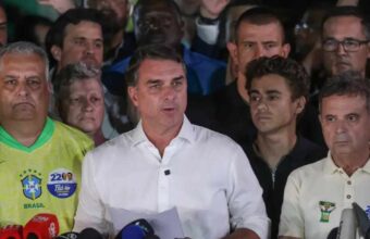 Flávio Bolsonaro não reconhece vitória de Lula e anuncia ação para anular eleição