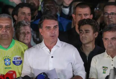 Flávio Bolsonaro não reconhece vitória de Lula e anuncia ação para anular eleição