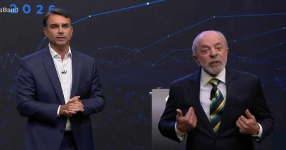 Lula e Flávio Bolsonaro assinam acordo para abertura de sigilos
