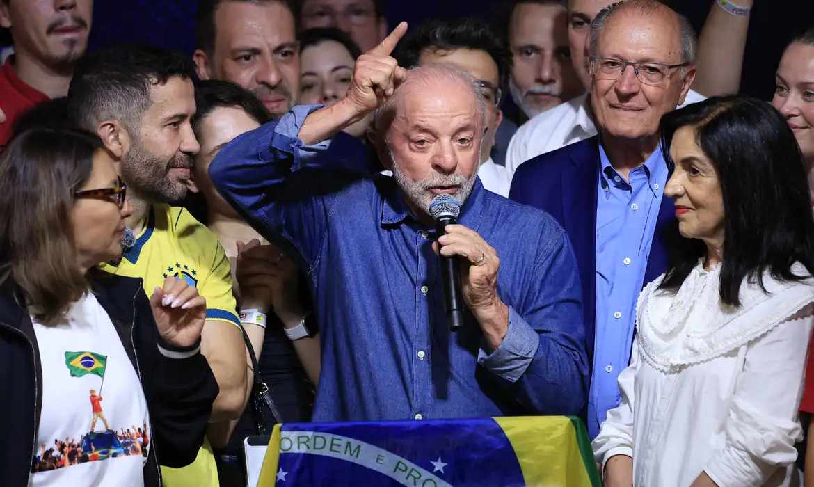Lula promete mudar forma de governar e investir em inteligência artificial